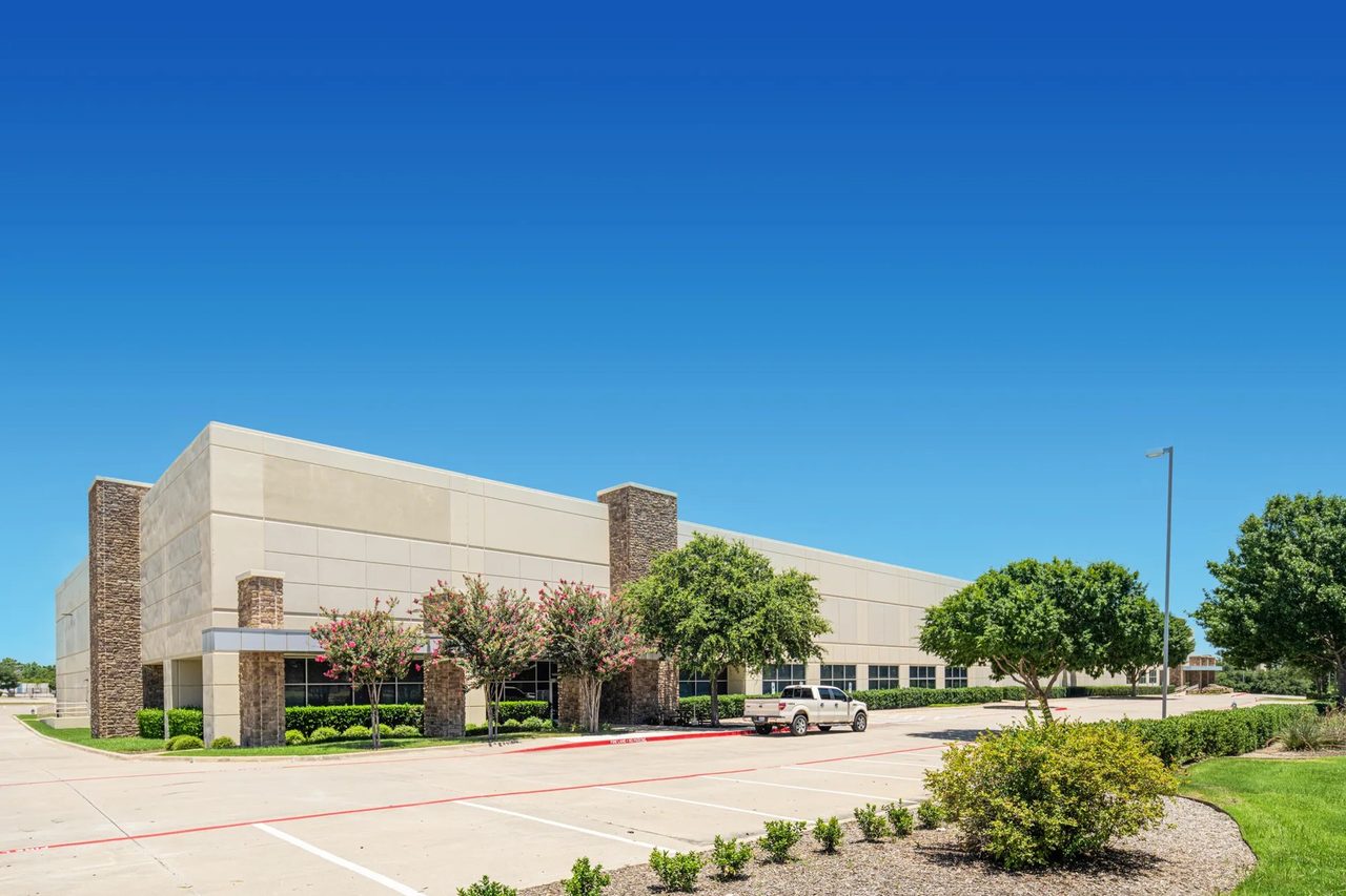 Aerial view of 1600 Lakeside Parkway, Flower Mound, TX